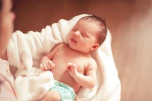Món đồ không thể thiếu cho trẻ sơ sinh trong 6 tháng đầu