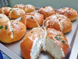 Địa chỉ bán bánh mì phô mai bơ tỏi ngon nhất TP. Vinh, Nghệ An