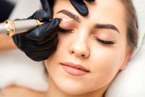 Dịch vụ hairstrokes lông mày uy tín hàng đầu tại Hà Nội
