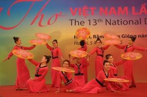 Nữ thi sĩ nổi tiếng nhất Việt Nam