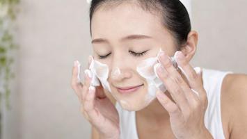 Sữa rửa mặt kiềm dầu, ngừa mụn tốt nhất hiện nay