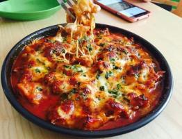 Quán gà phô mai ngon ở Quận 2, TP. HCM
