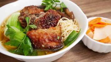 Quán mì vịt quay ngon nổi tiếng Hà Nội