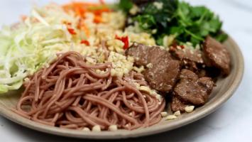 Món bún gạo lứt thơm ngon, đơn giản tại nhà