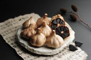 Công dụng tuyệt vời của tỏi đen ít người biết