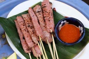 Địa chỉ ăn nem chua, nem nướng ngon nhất Hà Nội