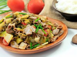 Địa chỉ bán lòng xào dưa ngon nhất Hà Nội