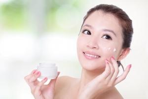Loại kem dưỡng ẩm cho da dầu, da nhờn vào mùa đông