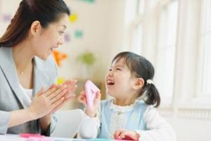 Hành vi của cha mẹ kìm hãm trẻ nhỏ tìm kiếm thành công