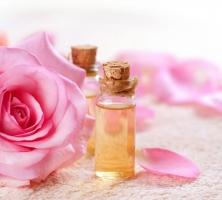 Loại nước hoa hồng dành cho da mụn giá rẻ nhất