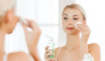 Loại nước hoa hồng dưỡng ẩm da hiệu quả nhất