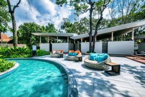 Resort đẹp nhất ven bãi biển Cam Bình