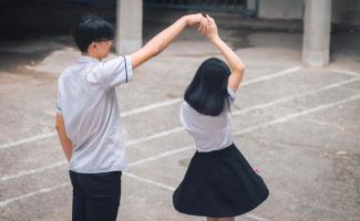 Lý do không nên yêu bạn cùng lớp