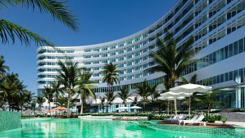 Resort sang trọng bậc nhất ven biển miền Trung