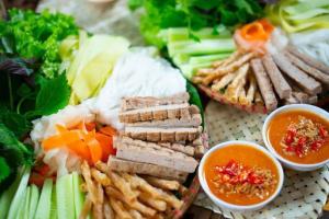 Địa chỉ bán nem nướng ngon nhất Quận Tân Phú, TP. HCM