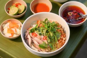 Quán phở gà trộn ngon nhất tại Hà Nội