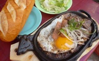 Quán bánh mỳ ốp la ngon nhất ở Huế