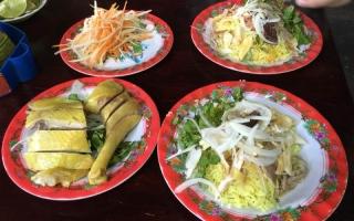 Quán cơm gà ngon nức tiếng ở Hội An