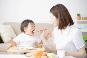 Quy tắc ăn dặm giúp trẻ không biếng ăn