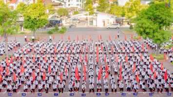 Trường THPT chuyên hàng đầu miền Trung