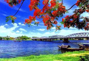 Bài văn phân tích chất thơ trong bút kí “Ai đã đặt tên cho dòng sông” của Hoàng Phủ Ngọc Tường hay nhất
