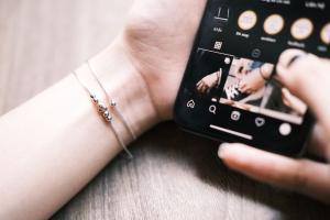 Shop bán phụ kiện dành cho phái đẹp được yêu thích nhất trên Instagram